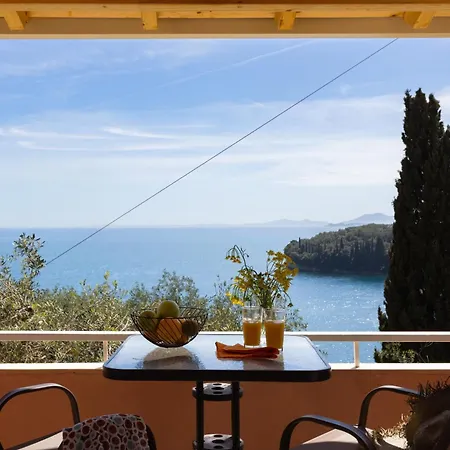 Natalia Apartment Kalámi